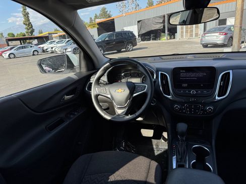 Used 2024 Chevrolet Equinox LT AWD/4WD image 17