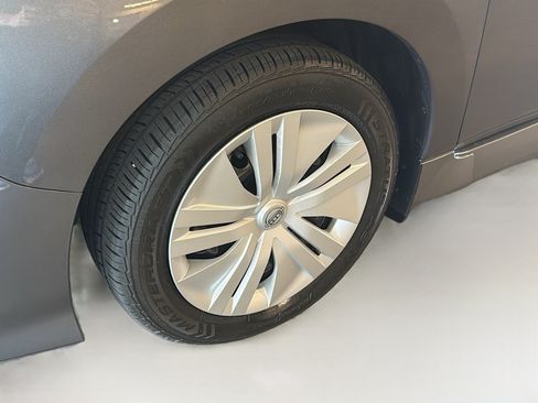 Used 2025 Nissan Leaf S FWD image 11