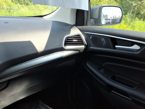 Used 2022 Ford Edge Titanium AWD/4WD image 23