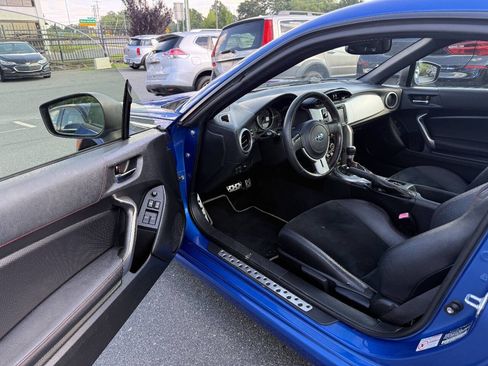 Used 2014 Subaru BRZ Limited w/ Popular Package #2B RWD image 7