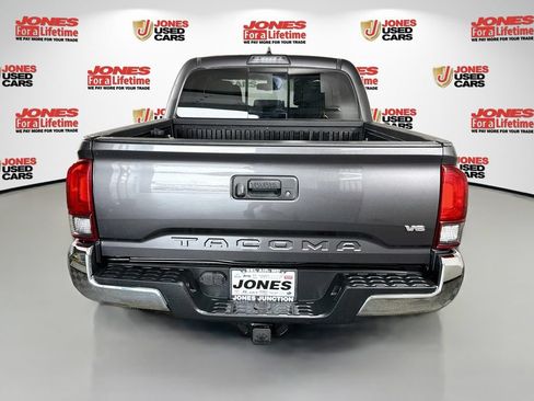Used 2019 Toyota Tacoma SR5 RWD image 13