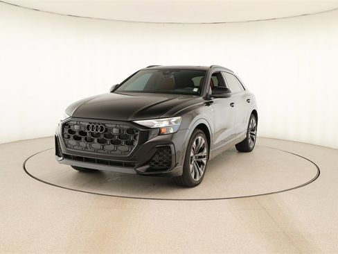 Used 2025 Audi Q8 Prestige w/ Prestige Package image 12
