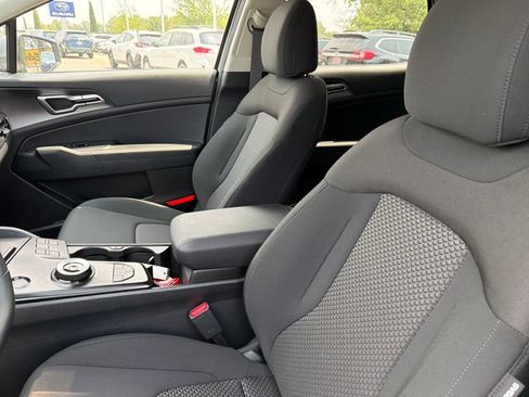 New 2026 Kia Sportage LX FWD image 19