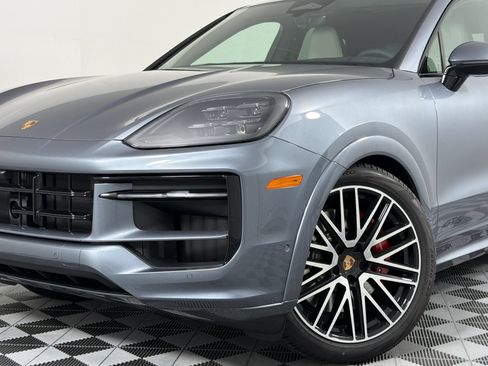 New 2026 Porsche Cayenne GTS AWD/4WD image 12