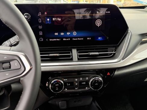 New 2026 Chevrolet Trax ACTIV w/ Driver Confidence Package image 11