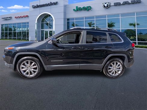 Used 2018 Jeep Cherokee Limited w/ Technology Group image 4