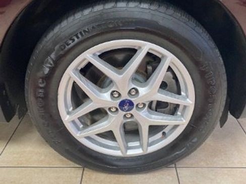 Used 2021 Ford Edge SEL image 38