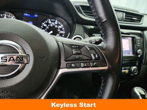 Used 2018 Nissan Rogue SL FWD image 18
