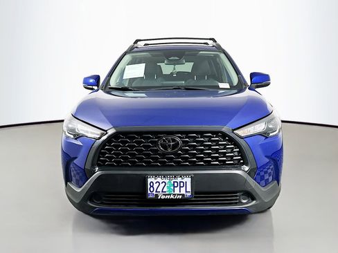 Certified 2023 Toyota Corolla Cross LE w/ Moonroof Package AWD/4WD image 2