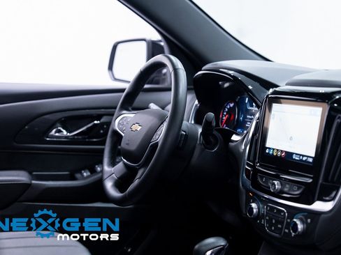 Used 2023 Chevrolet Traverse High Country image 52