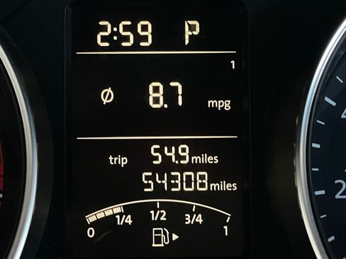 Used 2019 Toyota Camry SE image 30