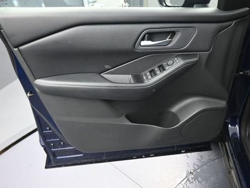 Used 2025 Nissan Rogue SV FWD image 20