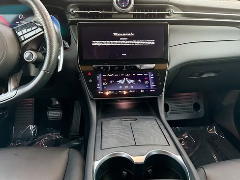 Certified 2024 Maserati Grecale GT image 20