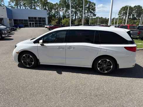 Used 2024 Honda Odyssey Elite image 9