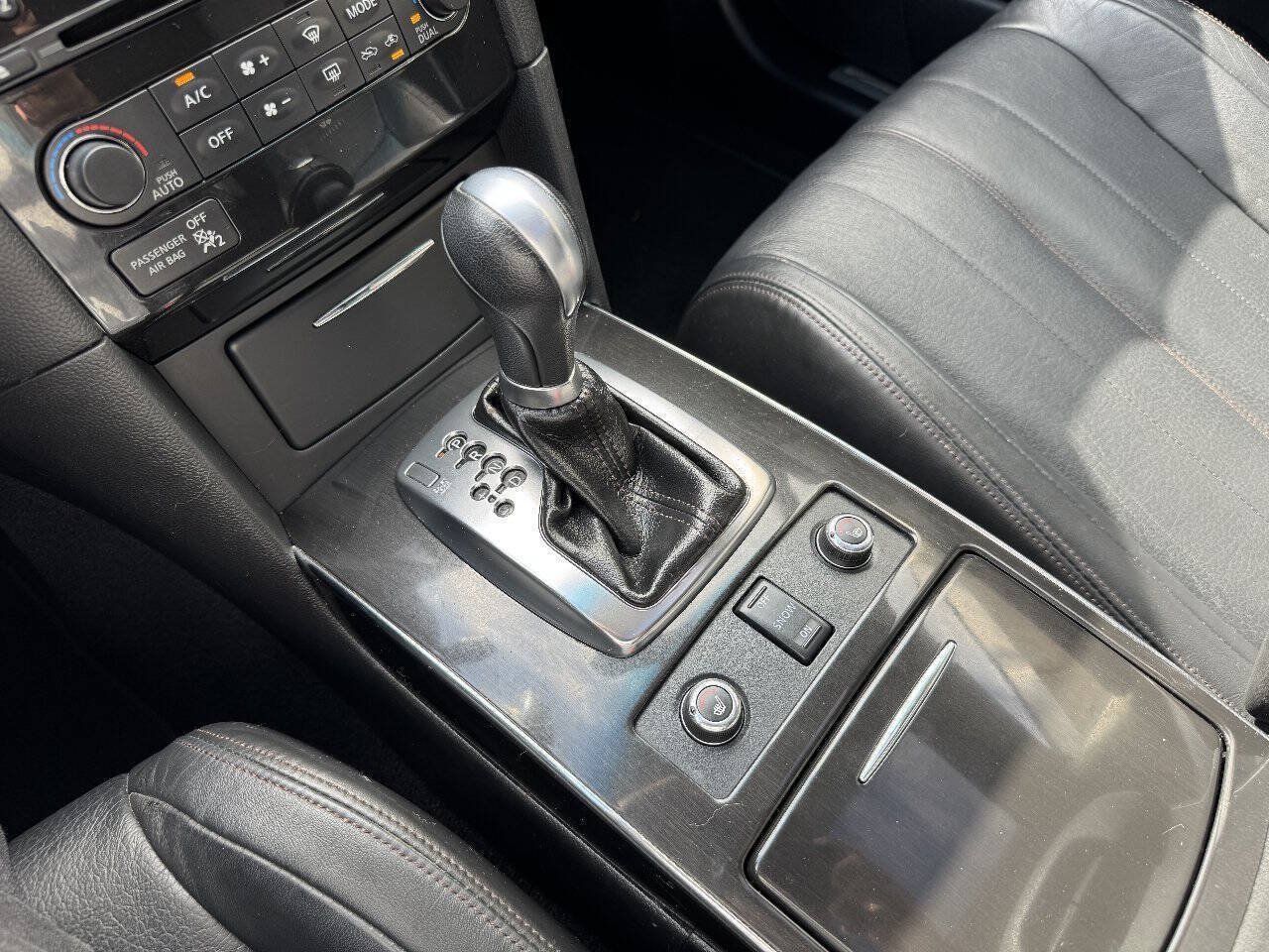Used 2014 INFINITI QX70 AWD w/ Premium Package image 40