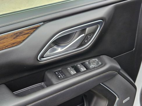 Certified 2023 Chevrolet Suburban Premier image 12