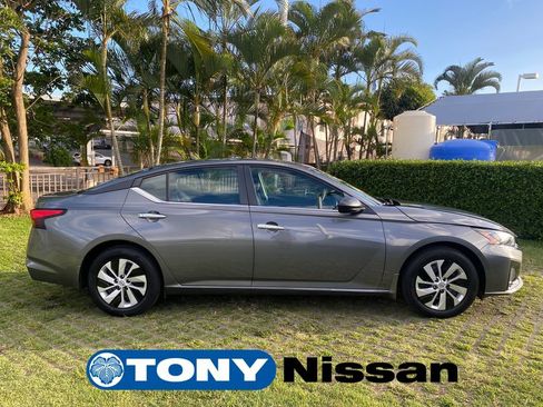 Used 2024 Nissan Altima 2.5 S FWD image 9
