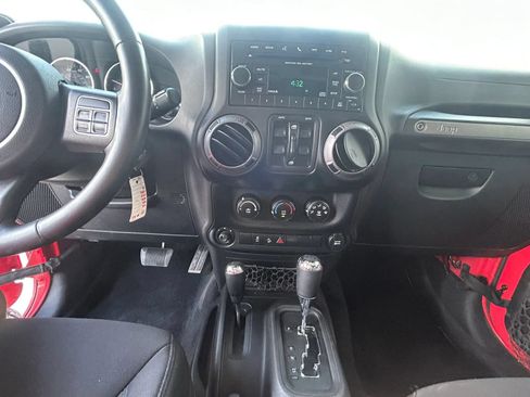 Used 2013 Jeep Wrangler Unlimited Sport AWD/4WD image 10