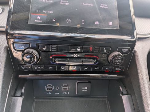 Used 2025 Jeep Grand Cherokee Laredo X w/ Luxury Tech Group I AWD/4WD image 18