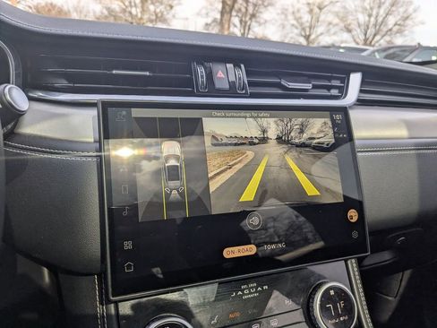 Used 2024 Jaguar F-PACE R-Dynamic S image 18