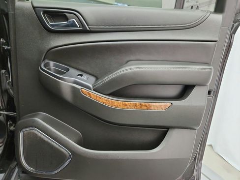 Used 2019 Chevrolet Suburban Premier image 40