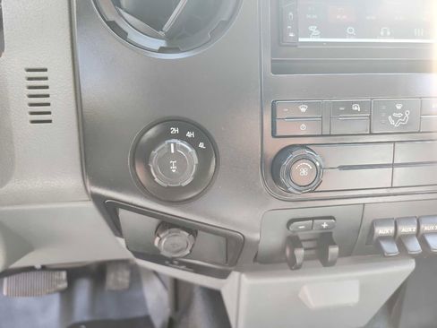 Used 2014 Ford F250 XL w/ Power Equipment Group image 24