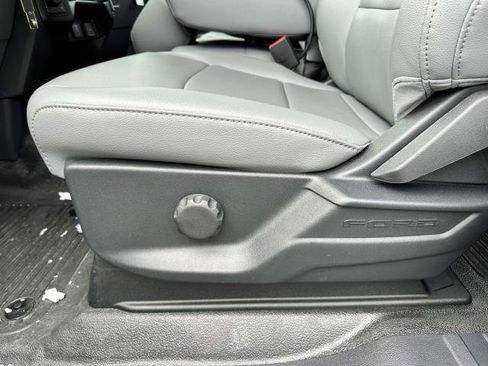 New 2025 Ford F450 XL 4WD SuperCab 192 WB 84 CA image 12