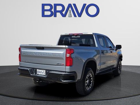 Used 2024 Chevrolet Silverado 1500 ZR2 w/ Technology Package AWD/4WD image 4