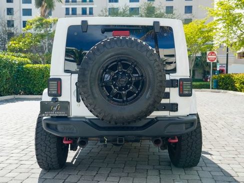 Used 2016 Jeep Wrangler Unlimited Rubicon AWD/4WD image 25