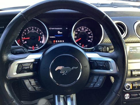 Used 2021 Ford Mustang Coupe image 10