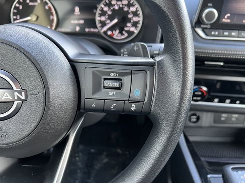 Used 2024 Nissan Rogue SV image 27