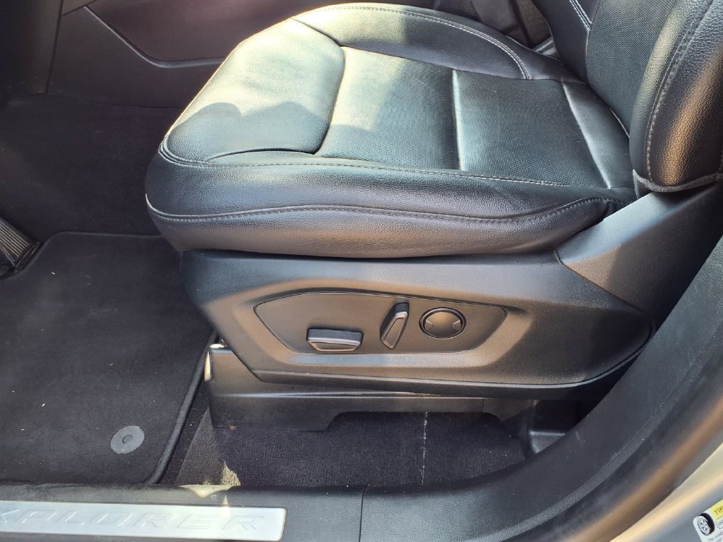 Used 2022 Ford Explorer Limited AWD/4WD image 16