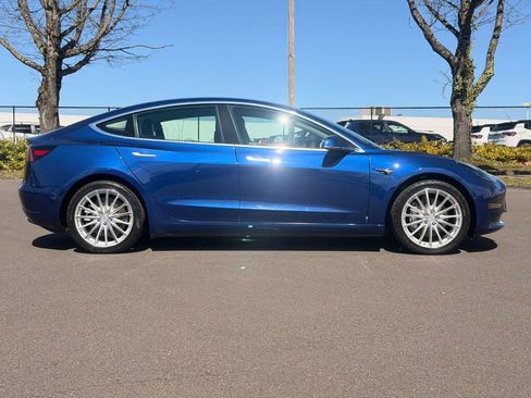 Used 2019 Tesla Model 3 Standard Range Plus image 8