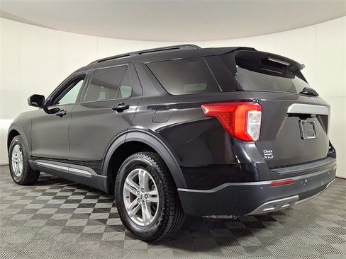 Used 2023 Ford Explorer XLT w/ Equipment Group 202A image 7