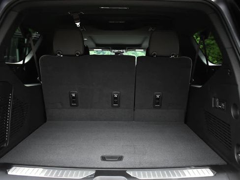 New 2026 Chevrolet Suburban RST w/ Comfort Package AWD/4WD image 8