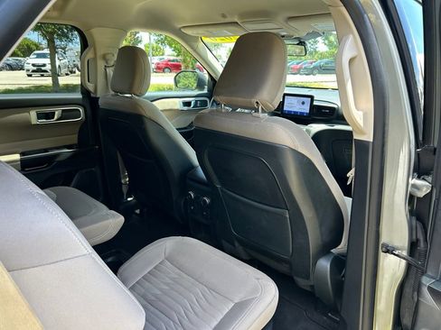 Used 2020 Ford Explorer XLT w/ Comfort Package RWD image 45