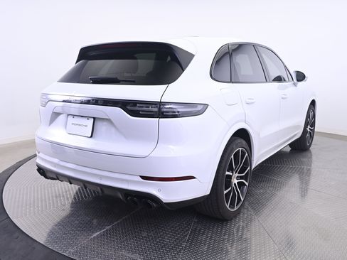 Certified 2023 Porsche Cayenne AWD/4WD image 7