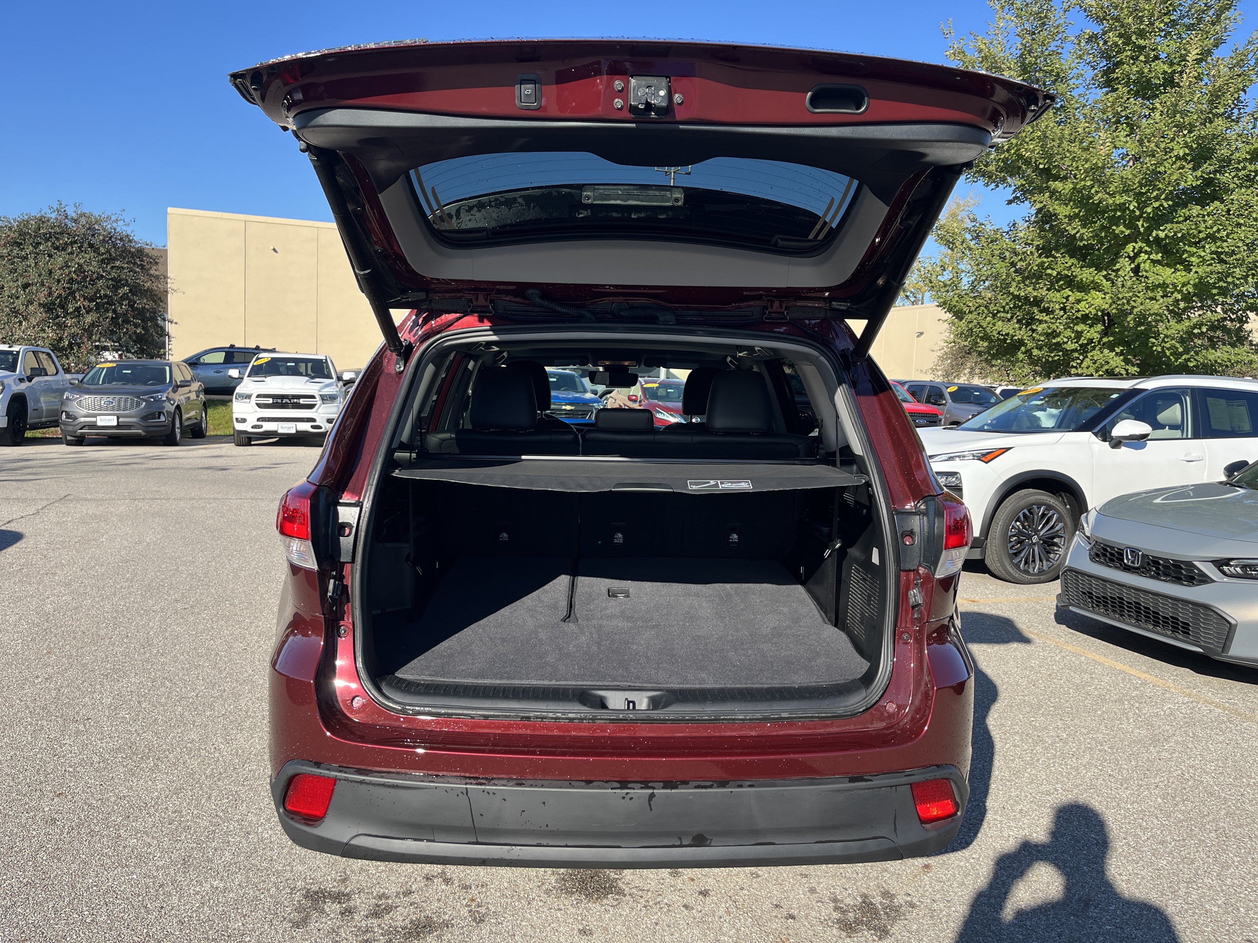 Used 2018 Toyota Highlander XLE FWD image 11