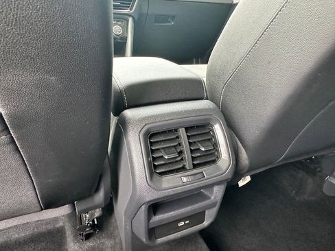 Used 2022 Volkswagen Taos SEL w/ Panoramic Sunroof Package image 24