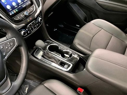 Used 2024 Chevrolet Equinox Premier image 13