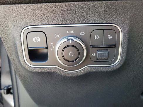 Certified 2026 Mercedes-Benz GLB 250 image 30