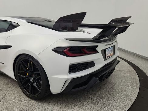 Used 2025 Chevrolet Corvette Z06 w/ Battery Protection Package image 16