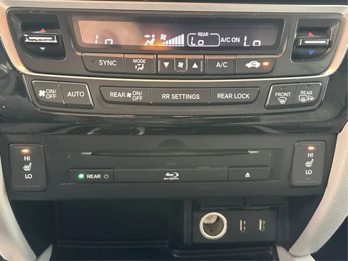 Used 2016 Honda Pilot Touring image 45