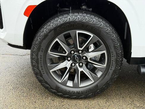 Used 2024 Chevrolet Tahoe Z71 w/ Luxury Package image 4