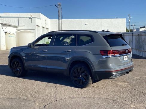 New 2026 Volkswagen Atlas SE image 4