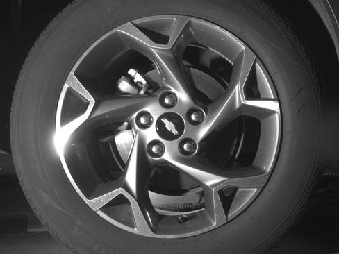 Used 2025 Chevrolet Trax LT FWD image 15