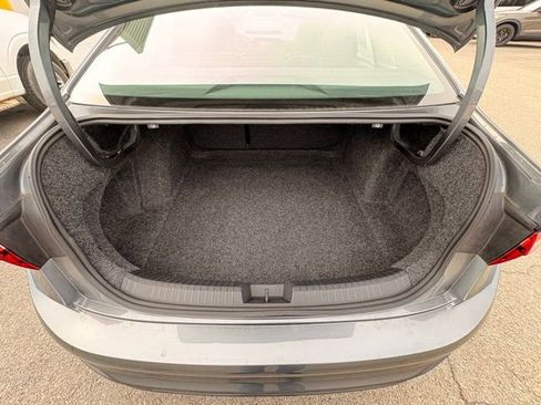 Used 2025 Volkswagen Jetta SE image 32