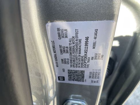 Used 2025 Chevrolet Colorado Z71 w/ Technology Package image 34