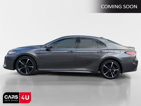 Used 2020 Toyota Camry XSE image 4