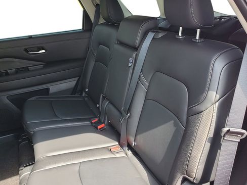New 2025 Nissan Pathfinder SL AWD/4WD image 14
